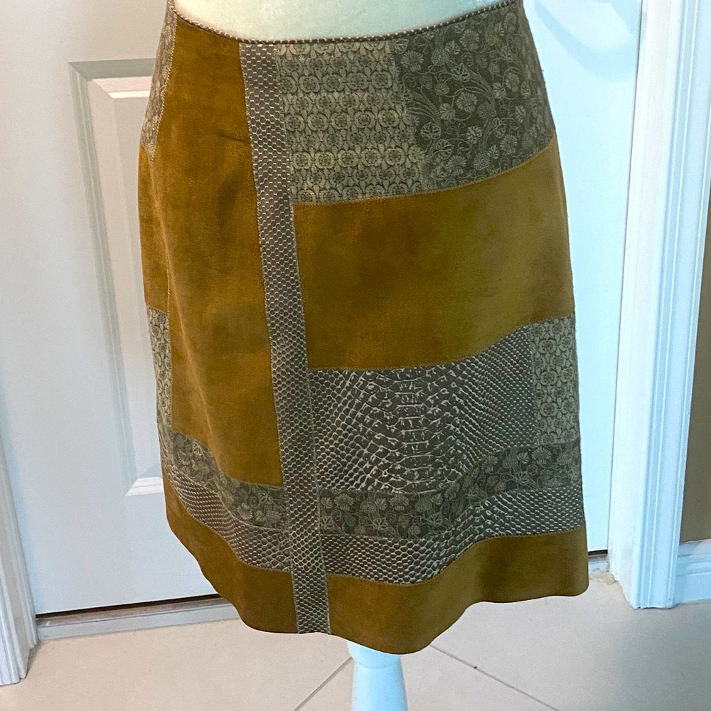 Elie Tahari suede leather skirt